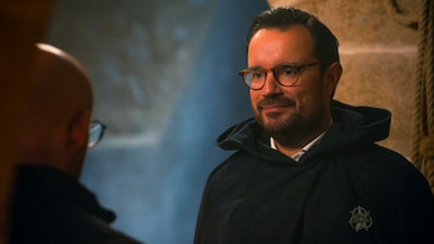 Omar Souidi over zijn mind games in ‘De verraders’: “Het is een psychologisch experiment, ik ben daar mezelf niet”
