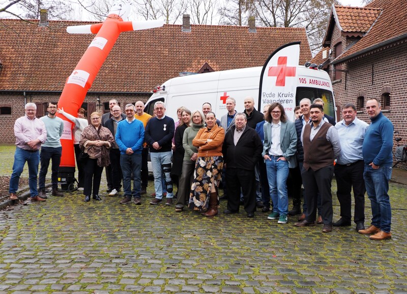 Rode Kruis Kuurne zet verdienstelijke leden in de kijker | Regio | HLN.be