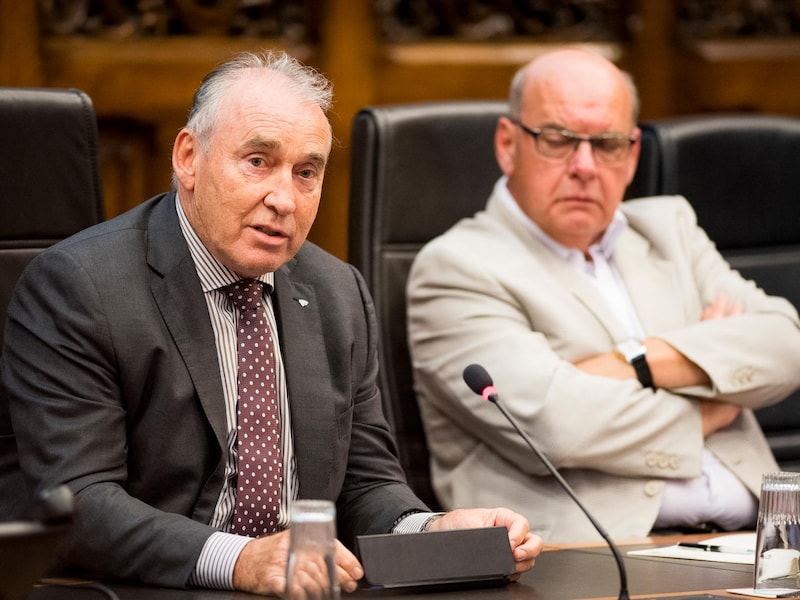 Besix-topman Johan Beerlandt (links) en Gents burgemeester Daniël Termont (rechts)