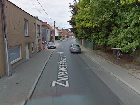 De man werd gecontroleerd in de Zwevezelestraat in Torhout. 