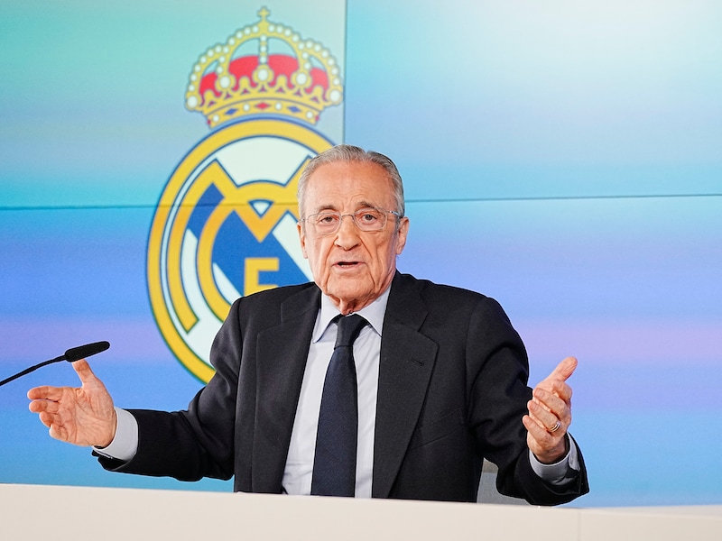 Real-voorzitter Florentino Pérez dropt geen bom op ‘spoedpersconferentie’, maar gaat stevig in de clinch met pers: “Sorry dat ik geen ontslag neem”