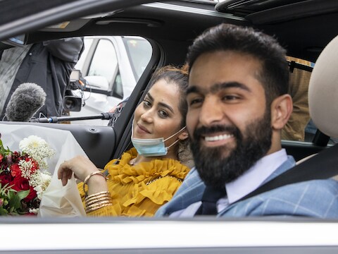 Majid had voor zijn vrouw Soumaya een groot boeket bloemen meegenomen.