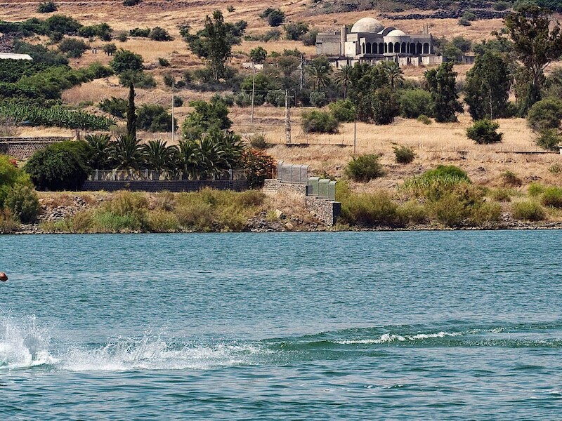Het Meer van Galilea in Israël. Hier zou Jezus over water gelopen hebben.