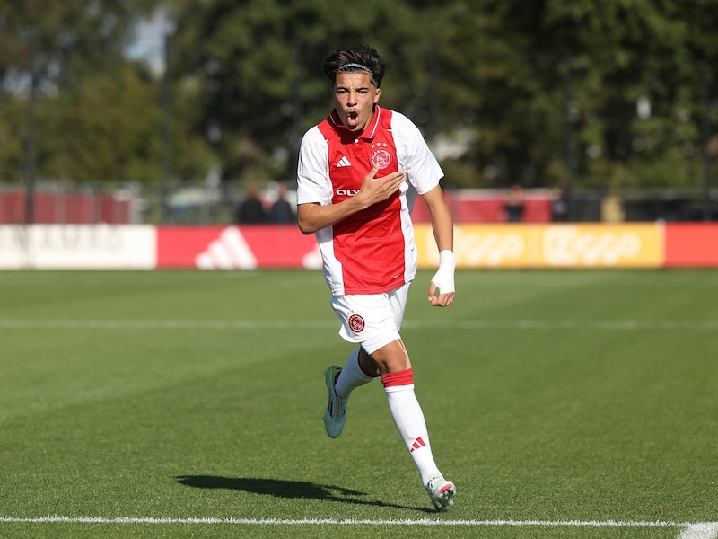 En dat tijdens contractperikelen: Rayane Bounida in Ajax-selectie voor Klassieker tegen Feyenoord