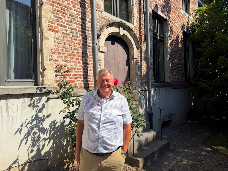 De vakantieplannen van Koen Van Elsen (64), burgemeester van Asse: “Die week met onze kleinkinderen leggen we het werk helemaal naast ons neer”