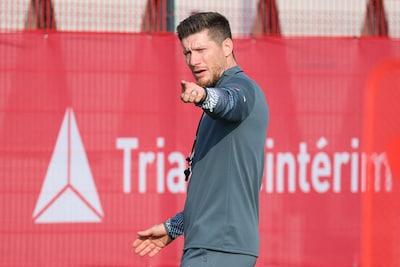 Pocognoli pakt uit met leuke anekdote op voorstelling bij Monaco: “Ze kwamen naar mij kijken toen ik nog speler was, maar ik pakte rood”