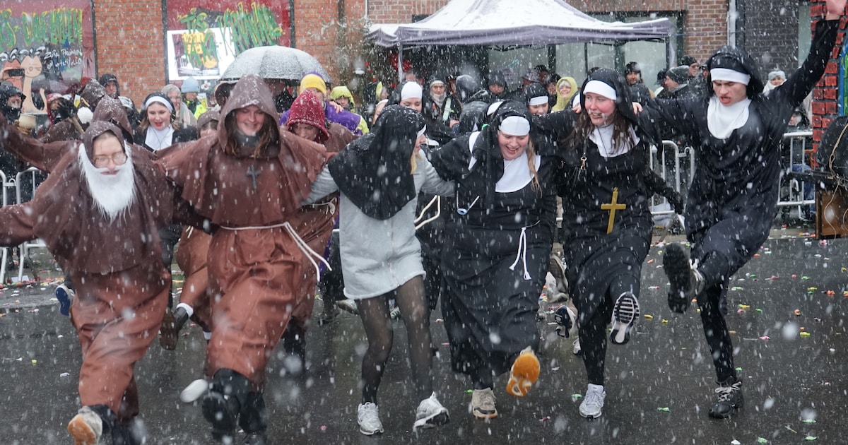 Geen confetti, maar wel sneeuwvlokken tijdens carnaval in Rupelmonde