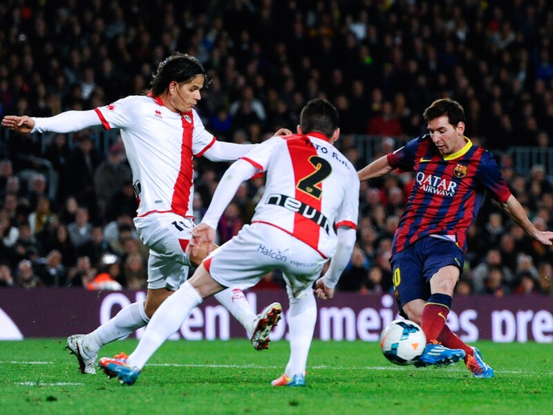 Lionel Messi legt aan voor zijn tweede van de avond.