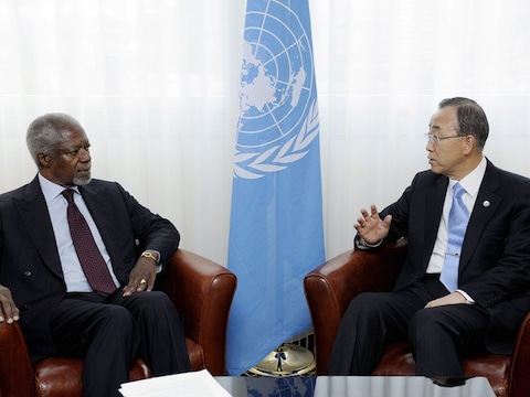 VN-gezant voor Syrië Kofi Anan in gesprek met de secretaris-generaal van de VN, Ban Ki-moon