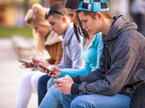 Veel meer dan hun ouders en grootouders maken tieners zich zorgen om de snelle evolutie van de technologie.