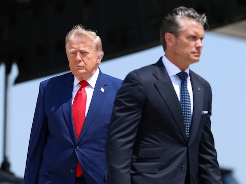President Trump en minister van oorlog Pete Hegseth.