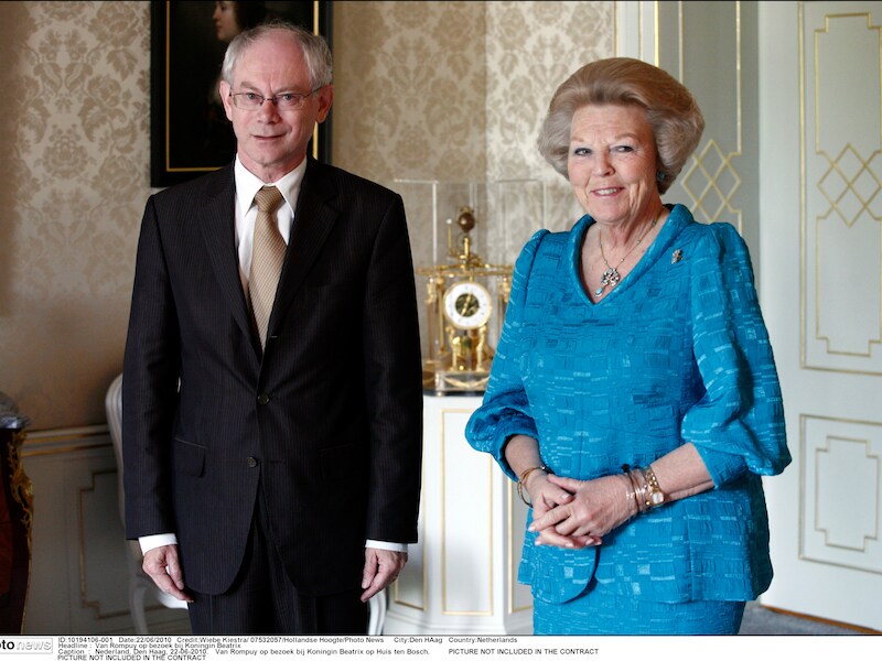 Het is nu aan koningin Beatrix om richting te geven aan de formatie