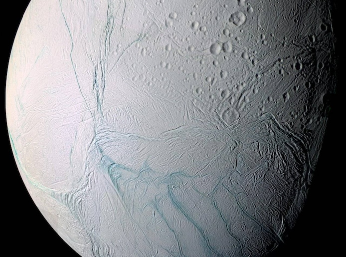 Enceladus, een maan van Saturnus.