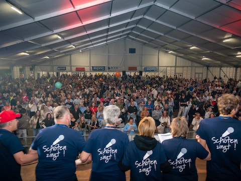 Kom vrijdag meezingen in de zomertent in het gemeentepark van Schoten
