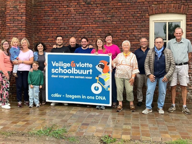 CD&V Izegem vraagt met 700 affiches extra aandacht voor de schoolspits