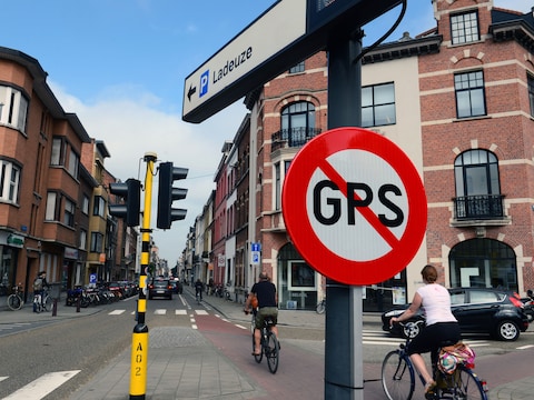 De auto was zo zwaar beschadigd dat de sleepdienst gecontacteerd moest worden.