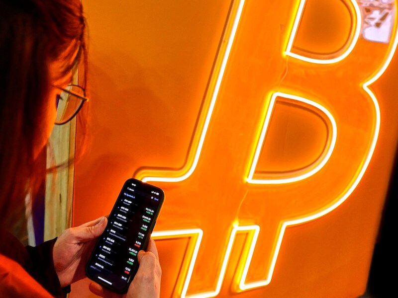 Na bewogen week op bankenmarkt: Bitcoin op hoogste niveau in negen maanden