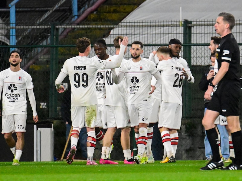 Trainer Christ Bruno kan met RWDM Brussels net niet stunten tegen verdiende kampioen SK Beveren: “Toch heel trots op prestatie van mijn spelers”