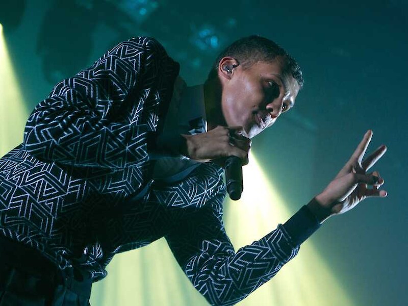 Stromae heeft een geweldig jaar achter de rug en dat vertaalt zich in maar liefst zeven nominaties voor de Vlaamse Music Industry Awards (MIA's).
