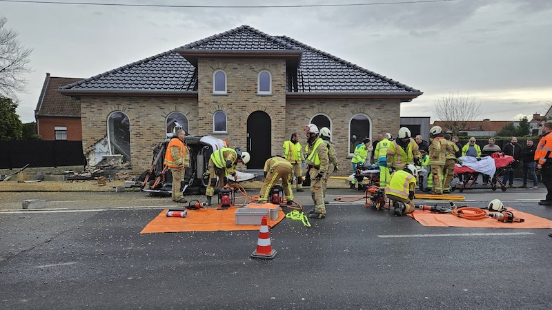 Het slachtoffer moest bevrijden worden uit het wrak.