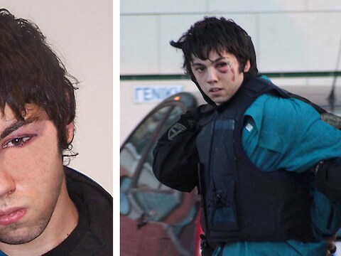 Nikos Romanos wordt beschuldigd van terrorisme en pogingen tot bankovervallen. Links de bewerkte foto van zijn aanhouding, rechts de foto genomen bij zijn arrestatie.