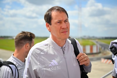 Bondscoach Rudi Garcia en Arthur Theate spreken de pers toe in Rijeka: volg het hier op de voet!