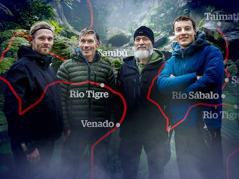 Matthieu Bonne, Kurt Alderweireldt, Fly en Dries Borstlap maken zich op voor een lastige tocht door de jungle.