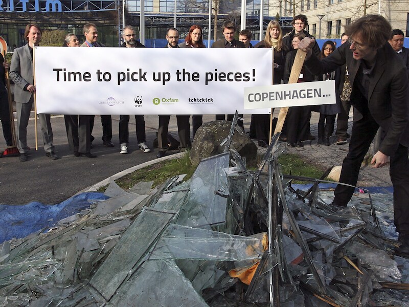 Demonstranten laten van zich horen in Bonn.