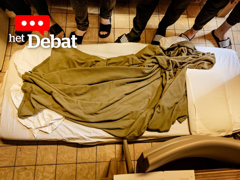De cellen zitten overvol waardoor meer dan 500 gedetineerden noodgedwongen op een matras op de grond moeten slapen