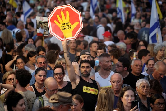 Meer dan 200.000 betogers in Tel Aviv | Staakt-het-vuren Gaza | hln.be