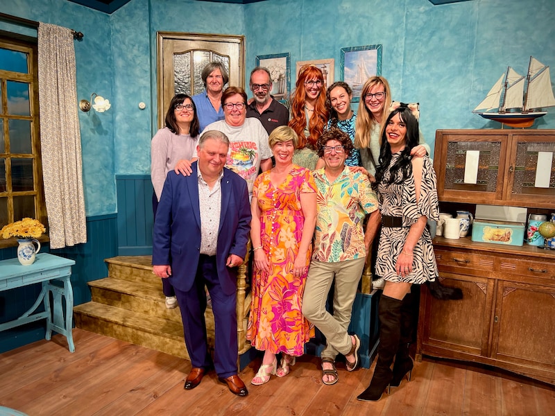 De cast van Moet er nog zand zijn?.