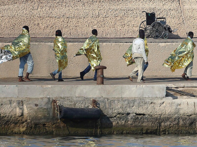 Vluchtelingen na aankomst op Lampedusa.