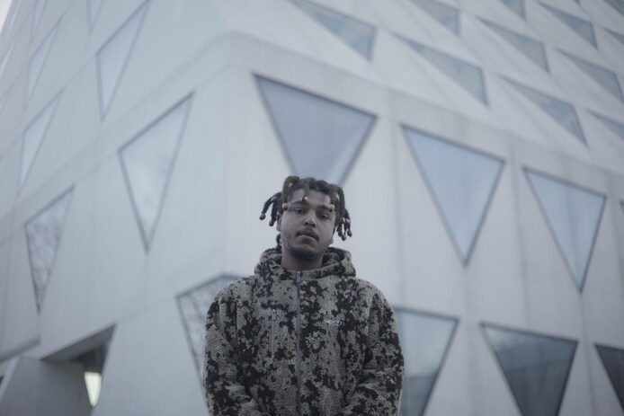 Rapper Yeboah (27) mag als nationale held naar de koning: “Ik hoop dat ...