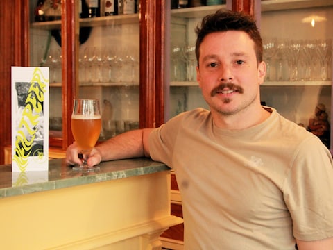Senne Vandermeeren streek met zijn bierbelevingsproject Brettaljon neer bij De Gulden Hoorn op de Grote Markt. Hij liet iedereen kennis maken met verrassende craftbieren.