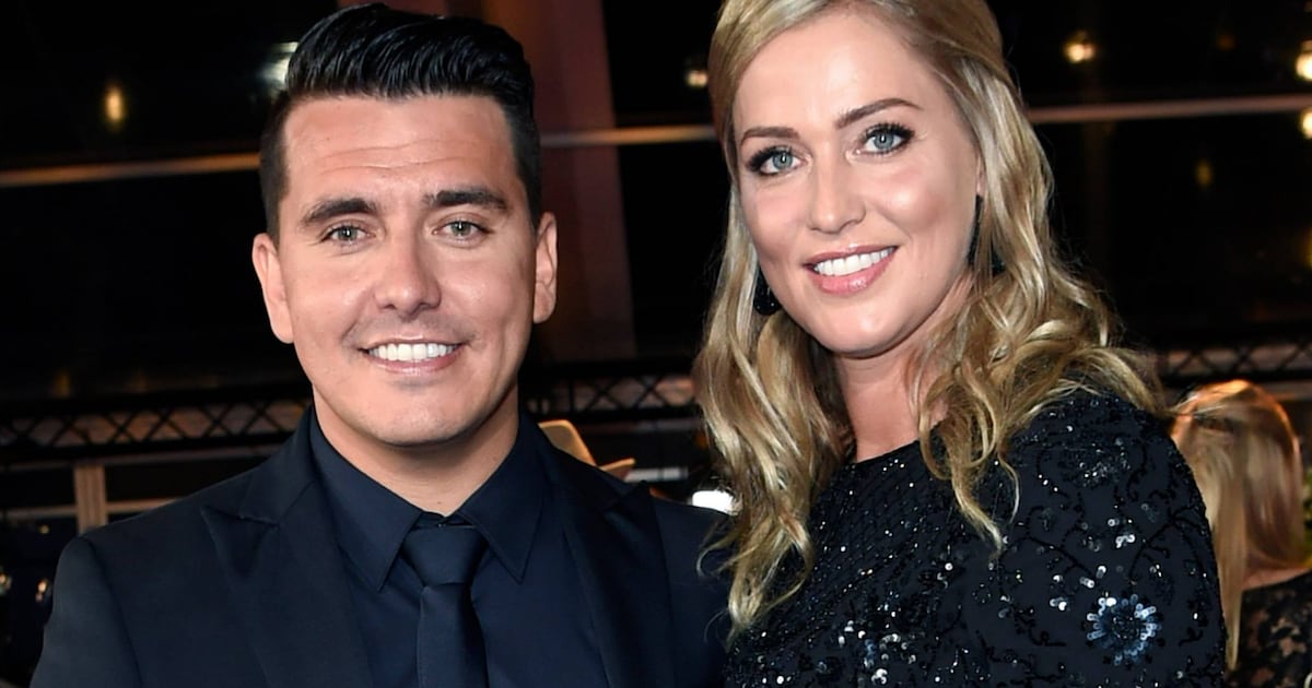 Is dit de &eacute;chte reden achter de plotse breuk tussen Jan Smit en Liza? &ldquo;Het  hele dorp praat erover&rdquo; | Muziek | HLN.be