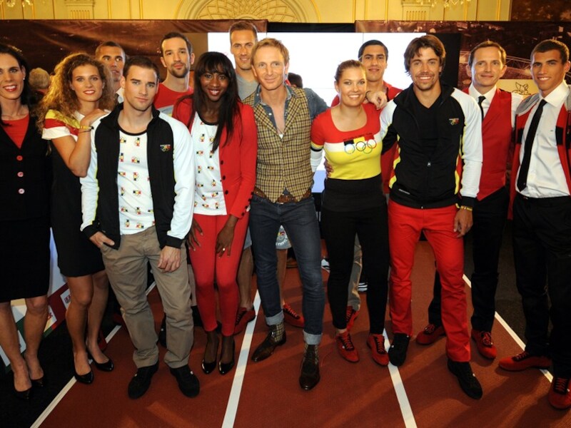 De Belgische delegatie voor de Olympische Spelen in hun pakjes.