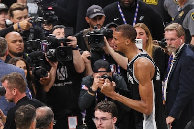 Ten koste van Ajay Mitchell: emotionele Victor Wembanyama en San Antonio Spurs stoten door naar NBA-finale