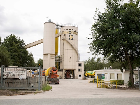 De betoncentale van Heidelberg Materials in Genk, het vroegere Inter-beton (archiefbeeld).