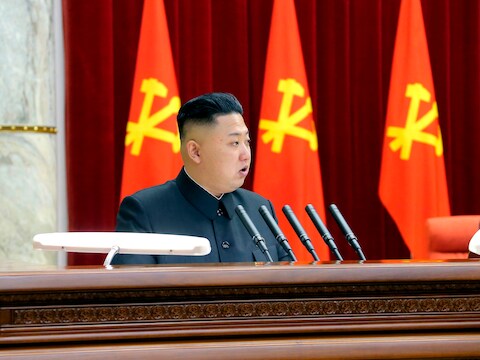 Kim Jong-un spreekt op een bijeenkomst van de Noord-Koreaanse arbeiderspartij