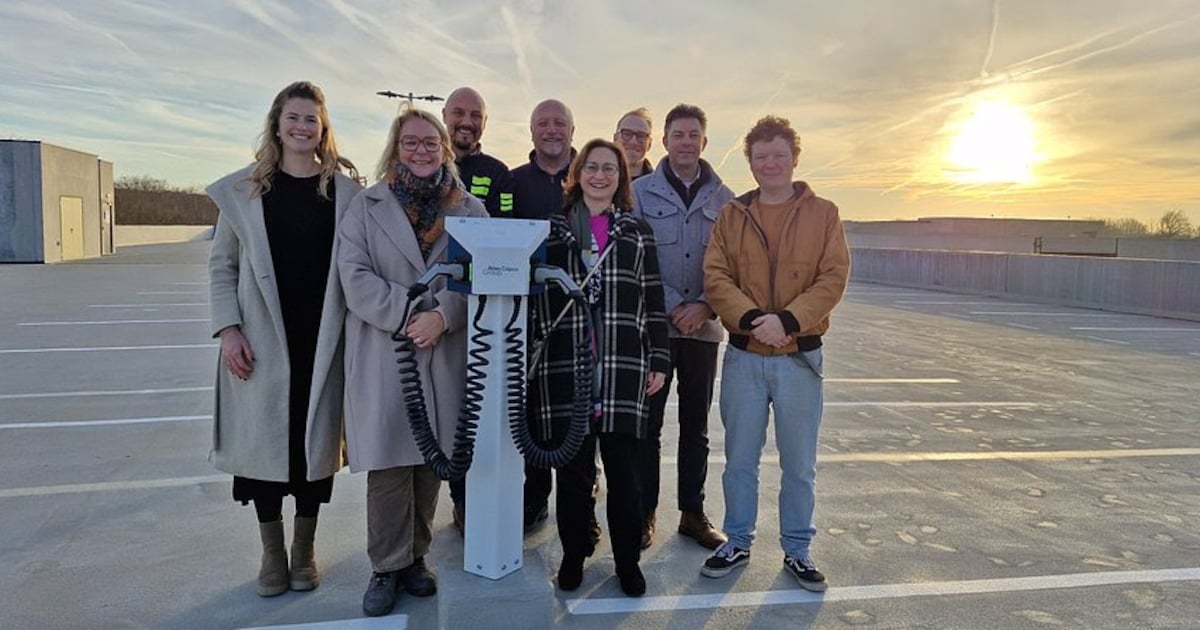 Atlas Copco Airpower opent een van de grootste laadpleinen van België: “We zetten elektrisch vervoer