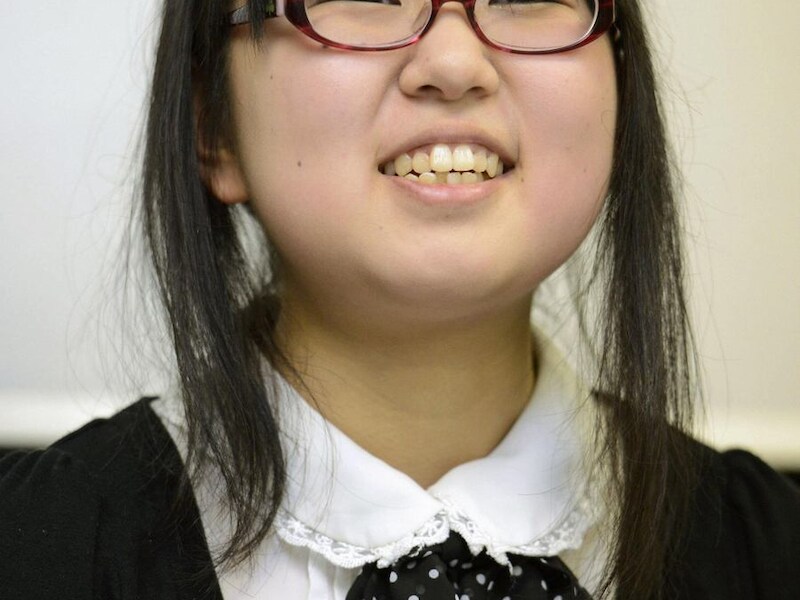 Shiori Sato verloor haar huis in de tsunami die vorig jaar Japan trof. Haar volleybal spoelde aan in Alaska.