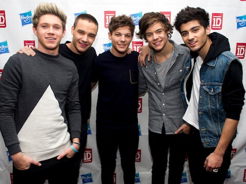 One Direction, met Liam Payne als tweede vanaf links.