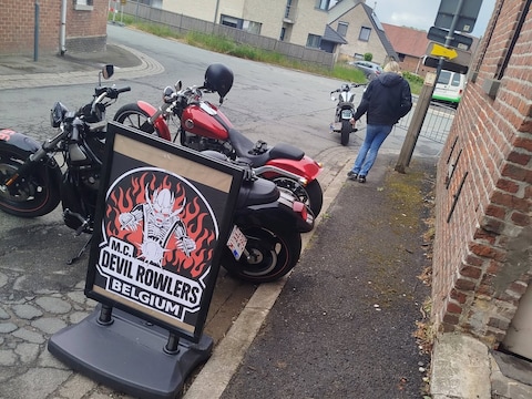 MC Devil Rowlers.