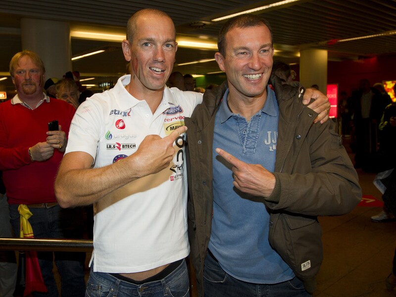 Frederik Van Lierde poseert dollend met naamgenoot (maar geen familie) en coach Luc.