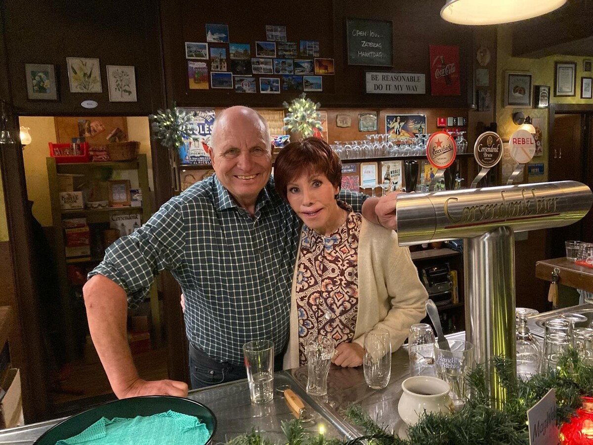 Herenigd op de set: Jef De Smedt deelt eerste beelden van terugkeer Jacky Lafon in 'Familie' | TV | HLN.be