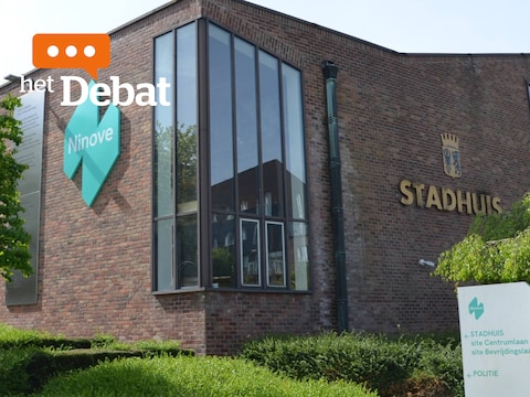 Het Stadhuis in Ninove is volgens heel wat lezers de ideale locatie voor een jeugdhuis.
