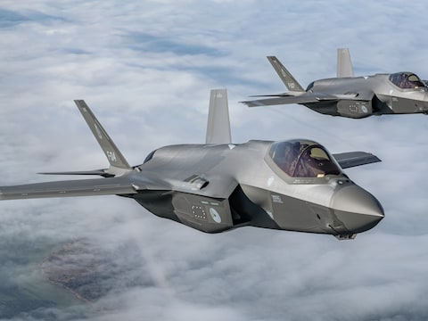 Een Nederlands detachement van het 322 Squadron met acht F-35’s is aanwezig voor de enhanced Air Policing-missie ter versterking van de oostflank van de NAVO