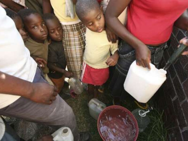 In Zimbabwe is de noodtoestand al langer van kracht.