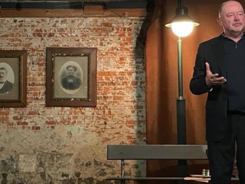 Geert Vermeersch brengt 'Bernard' in kasteel Ter Borcht.