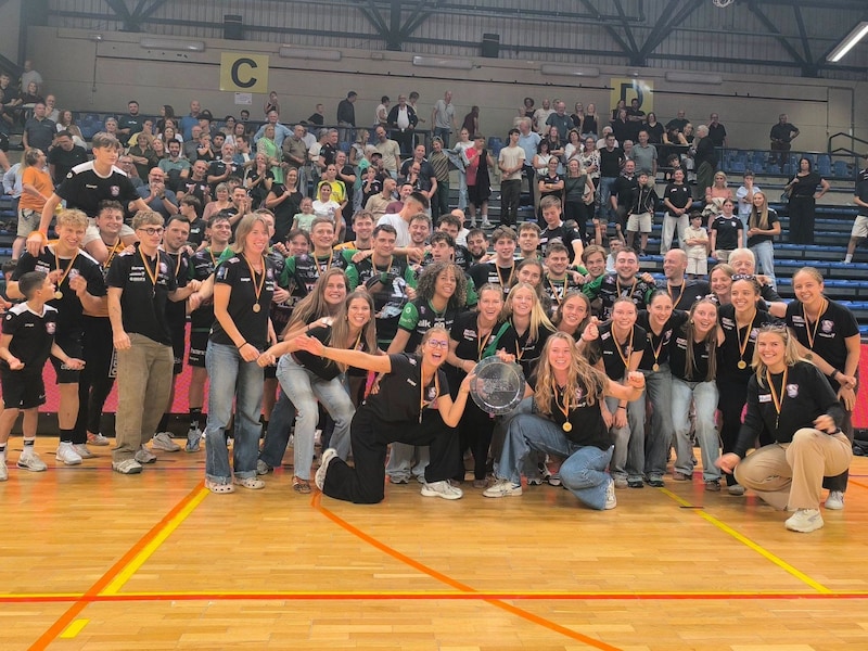 Dubbelslag voor HUBO Handbal: dames én heren winnen de Supercup